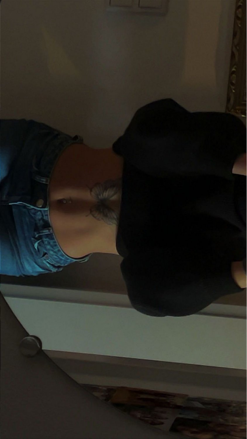 Cute slut wants tribs of herself send to her Kik( in post) #arjsXay4